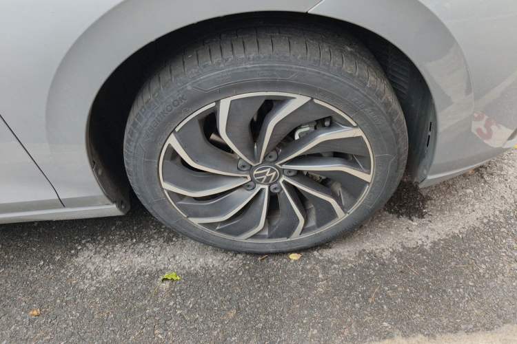 Used Volkswagen Golf 2021 280TSI DSG Pro Right Front Wheel Hub
