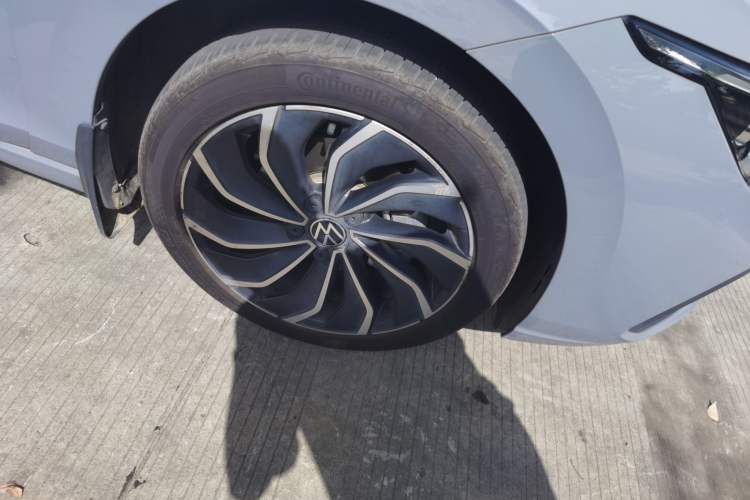 Used Volkswagen Golf 2021 280TSI DSG Pro Right Front Wheel Hub