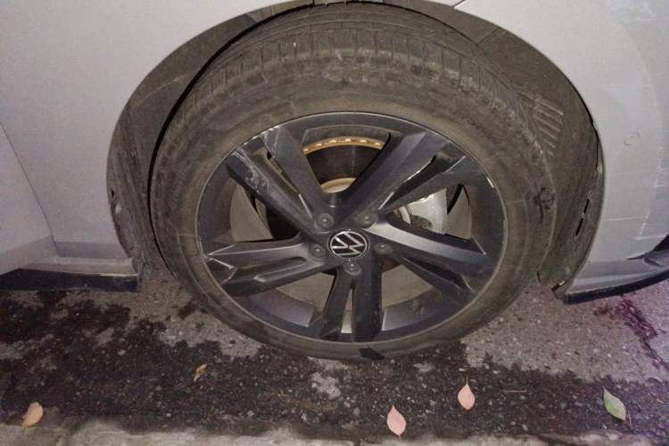 Used Volkswagen Golf 2021 280TSI DSG R-Line Right Front Wheel Hub