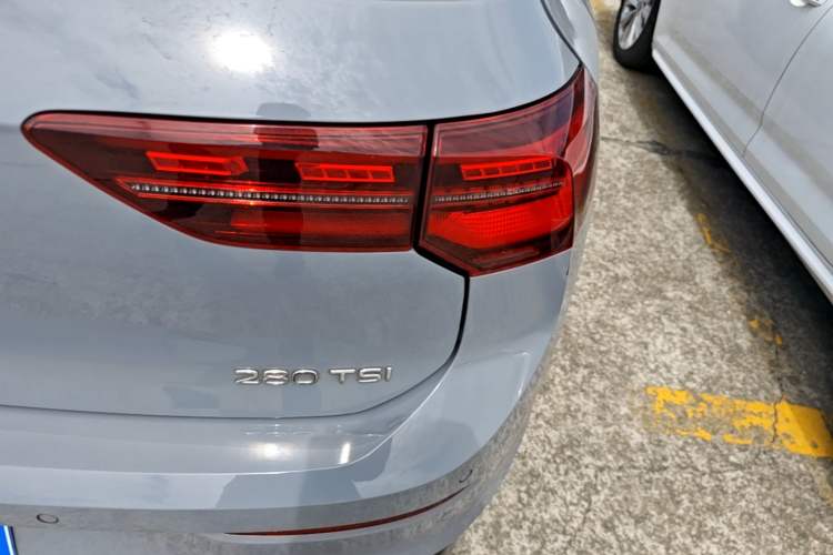Used Volkswagen Golf 2021 280TSI DSG R-Line Right Rear Taillight