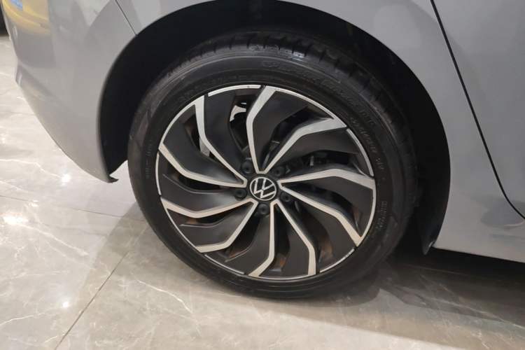 Used Volkswagen Golf 2021 280TSI DSG 30th Anniversary Edition Right Rear Wheel Hub