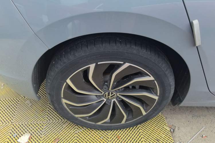 Used Volkswagen Golf 2021 280TSI DSG Pro Right Rear Wheel Hub