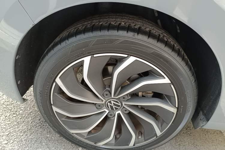 Used Volkswagen Golf 2021 280TSI DSG Pro Right Rear Wheel Hub