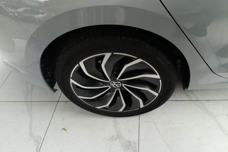 Used Volkswagen Golf 2021 280TSI DSG Pro Right Rear Wheel Hub