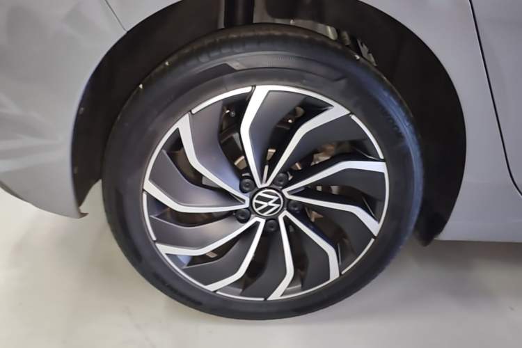 Used Volkswagen Golf 2021 280TSI DSG Pro Right Rear Wheel Hub