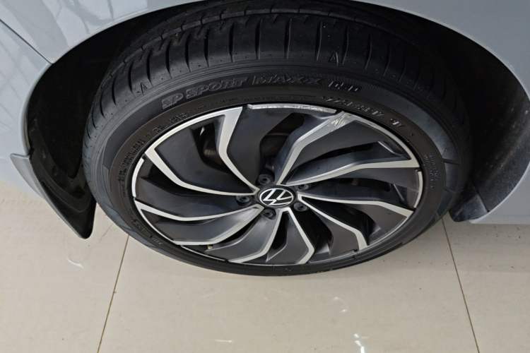 Used Volkswagen Golf 2021 280TSI DSG Pro Right Rear Wheel Hub