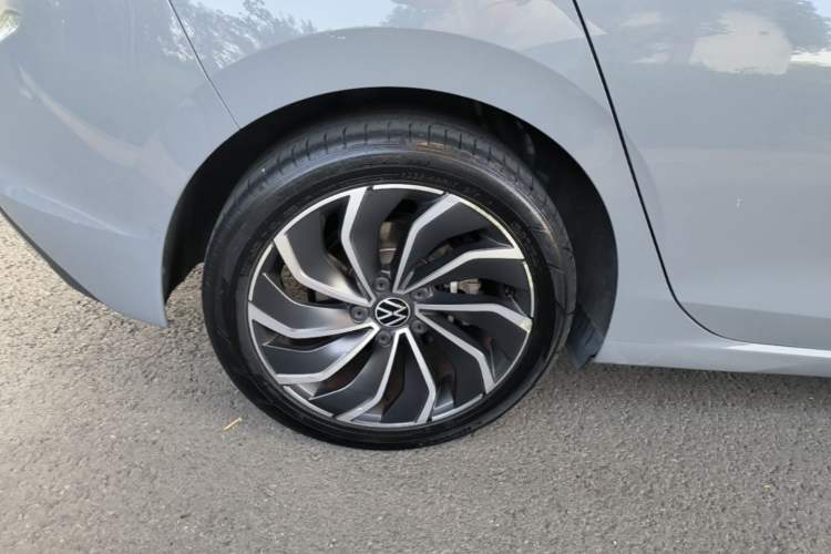 Used Volkswagen Golf 2021 280TSI DSG 30th Anniversary Edition Right Rear Wheel Hub