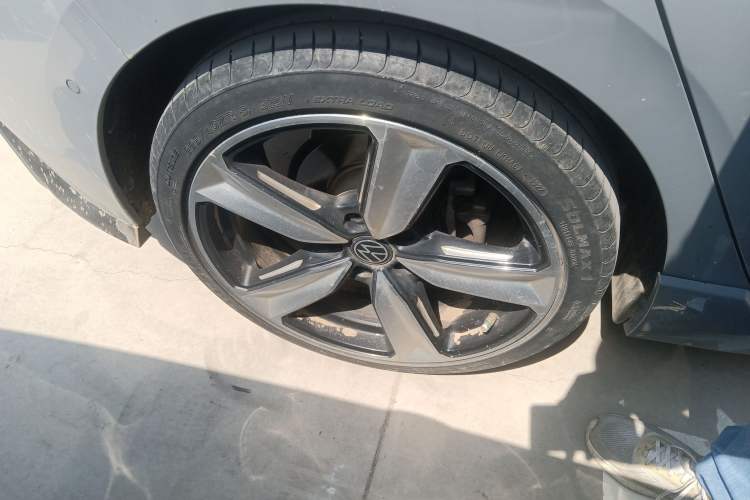 Used Volkswagen Golf 2021 280TSI DSG R-Line Right Rear Wheel Hub