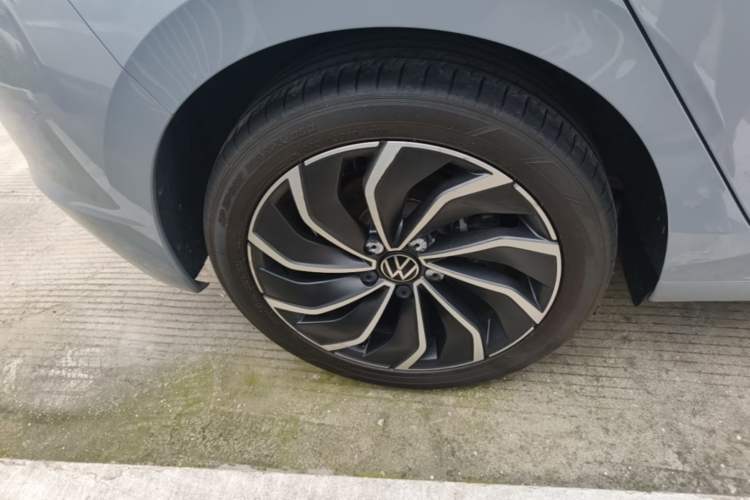 Used Volkswagen Golf 2021 280TSI DSG Pro First Edition Right Rear Wheel Hub
