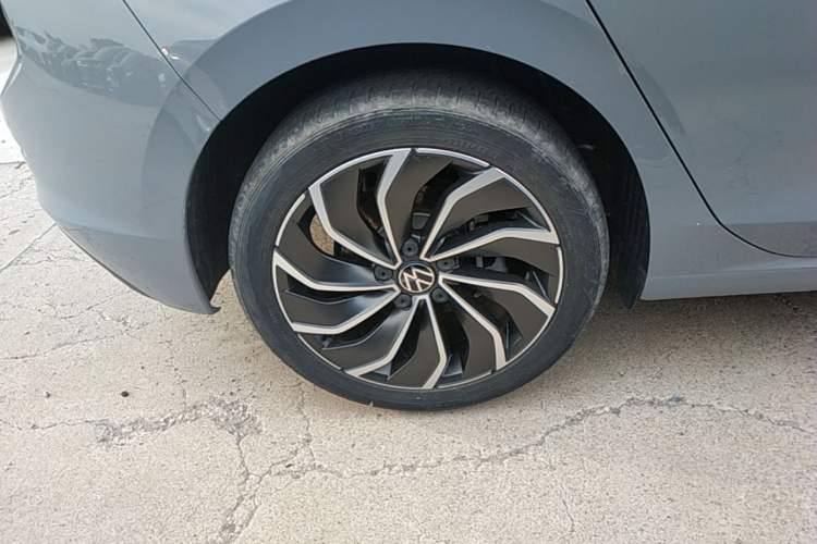 Used Volkswagen Golf 2021 280TSI DSG Pro Right Rear Wheel Hub