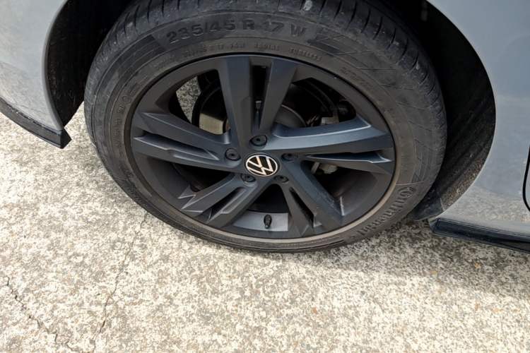 Used Volkswagen Golf 2021 280TSI DSG R-Line Right Rear Wheel Hub