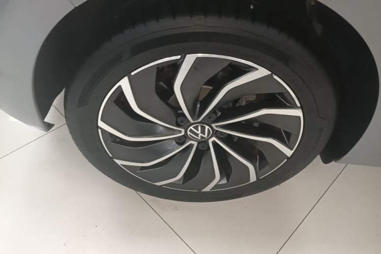 Used Volkswagen Golf 2021 280TSI DSG Pro Right Rear Wheel Hub