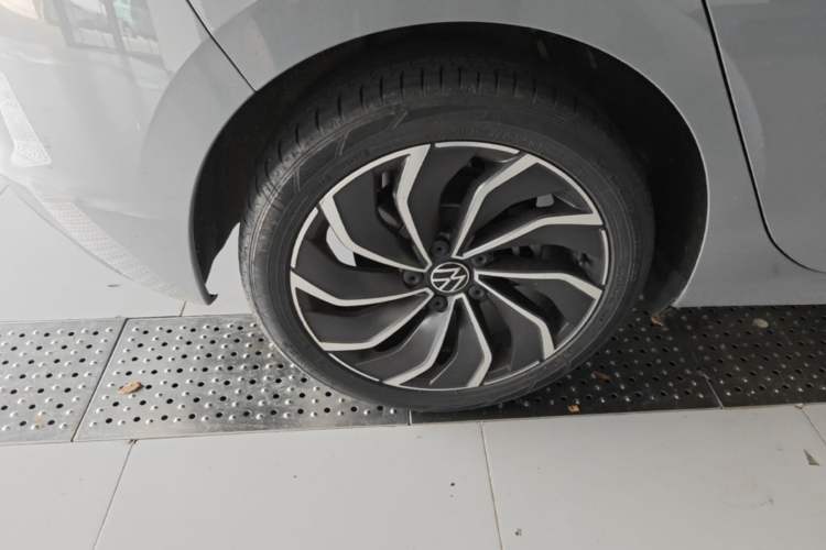Used Volkswagen Golf 2021 280TSI DSG Pro Right Rear Wheel Hub