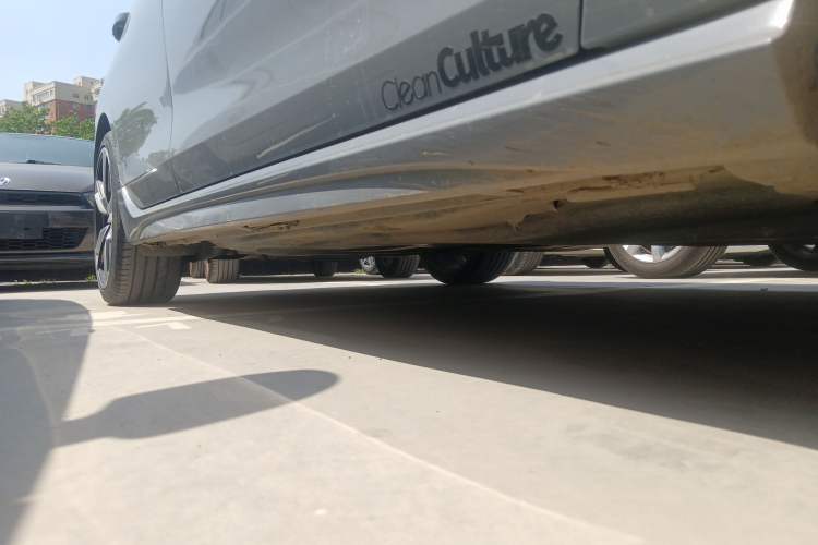 Used Volkswagen Golf 2021 280TSI DSG R-Line Right Side Sill
