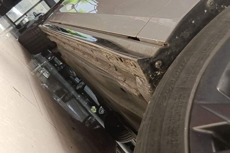Used Volkswagen Golf 2021 280TSI DSG R-Line Right Side Sill