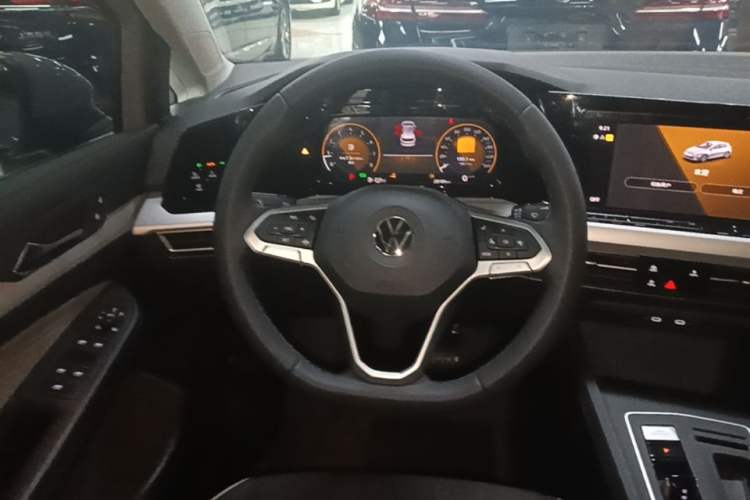 Used Volkswagen Golf 2021 280TSI DSG Pro Steering Wheel