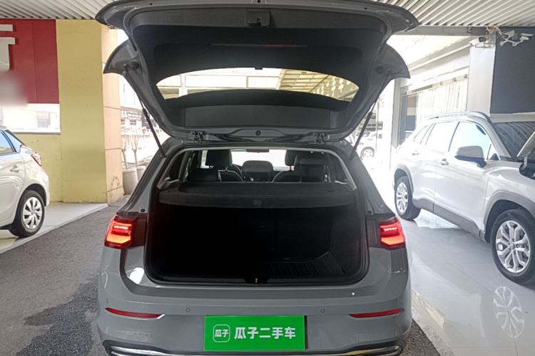 Used Volkswagen Golf 2021 200TSI DSG Pro Trunk
