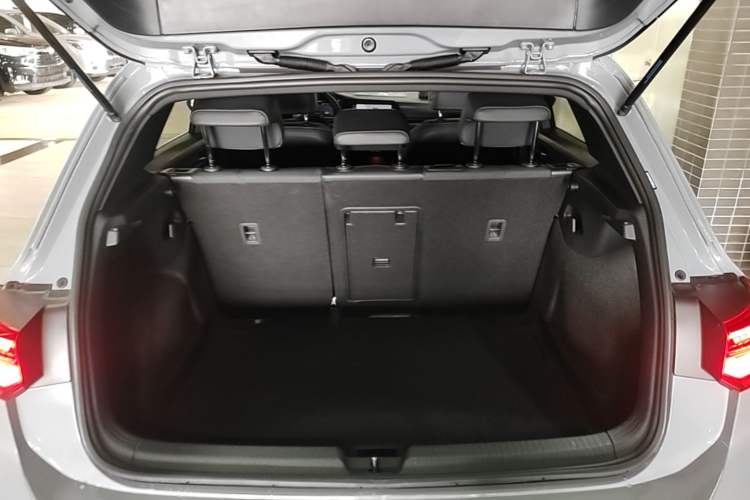 Used Volkswagen Golf 2021 280TSI DSG R-Line Trunk