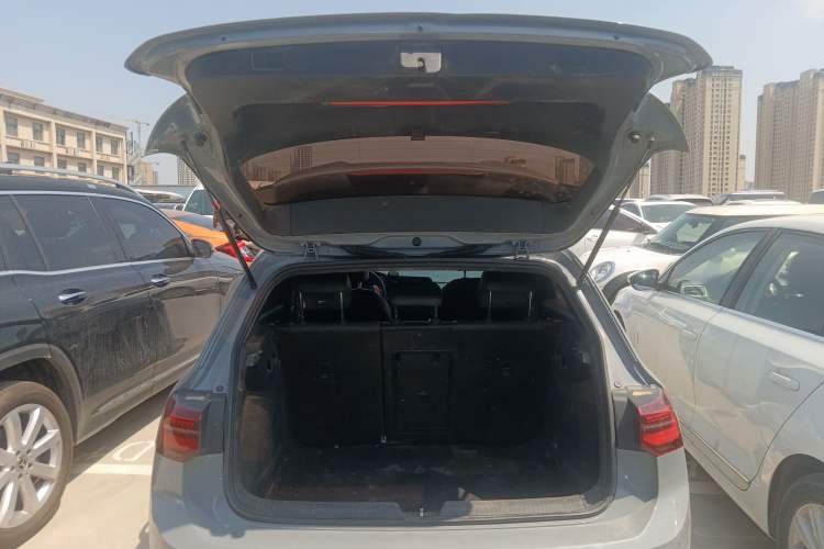 Used Volkswagen Golf 2021 280TSI DSG R-Line Trunk
