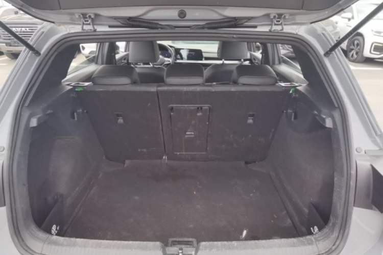 Used Volkswagen Golf 2021 280TSI DSG R-Line Trunk