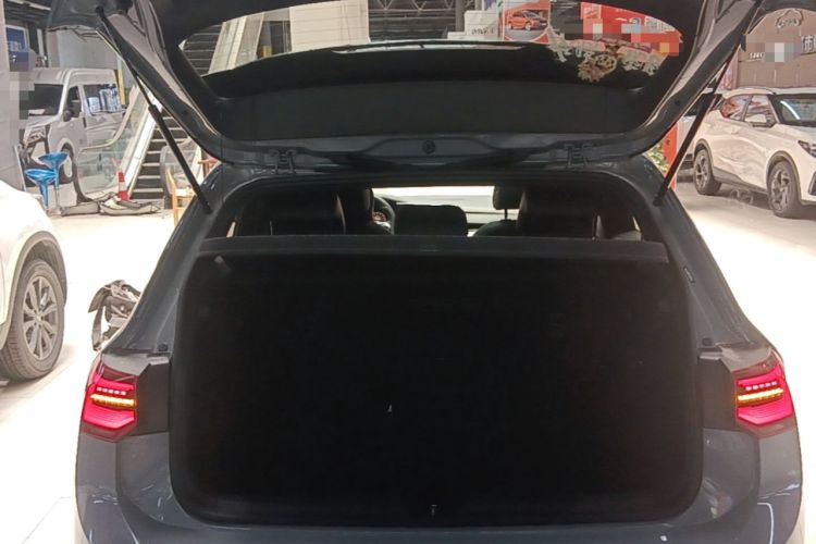 Used Volkswagen Golf 2021 280TSI DSG R-Line Trunk