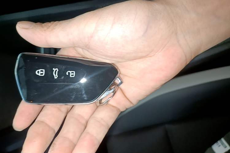 Used Volkswagen Golf 2021 200TSI DSG Pro Vehicle Key
