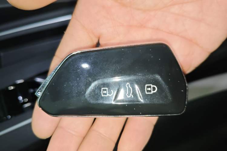 Used Volkswagen Golf 2021 280TSI DSG Pro First Edition Vehicle Key