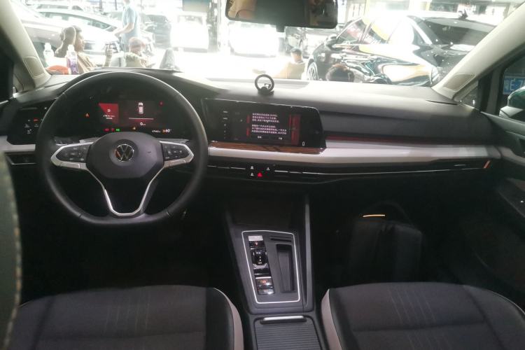 Used Volkswagen Golf 2021 280TSI DSG Pro Center Console
