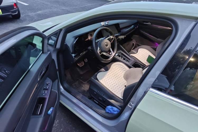Used Volkswagen Golf 2021 280TSI DSG R-Line Driver Seat