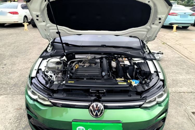 Used Volkswagen Golf 2021 280TSI DSG R-Line Engine Bay