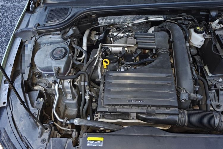 Used Volkswagen Golf 2021 280TSI DSG R-Line Engine Bay Right
