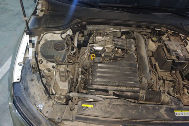Used Volkswagen Golf 2021 280TSI DSG R-Line Engine Bay Right