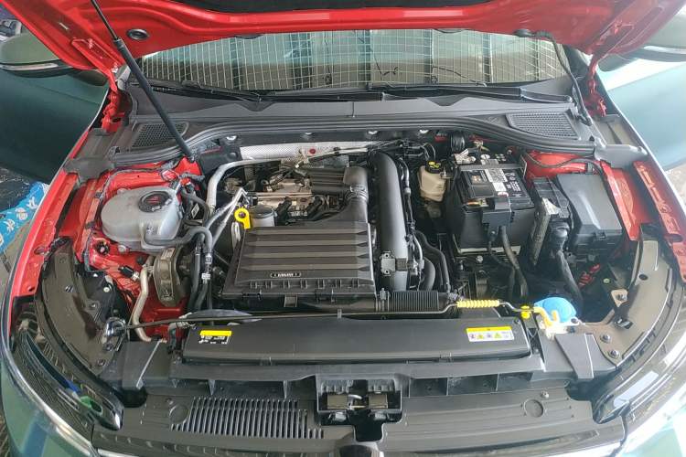Used Volkswagen Golf 2021 280TSI DSG Pro Engine Bay