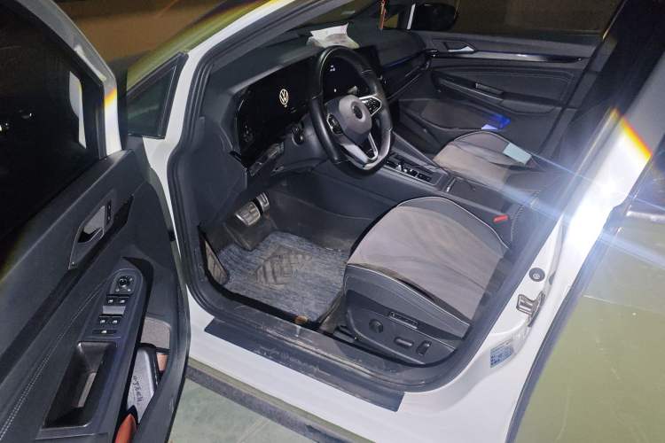 Used Volkswagen Golf 2021 280TSI DSG R-Line Left Front Seat