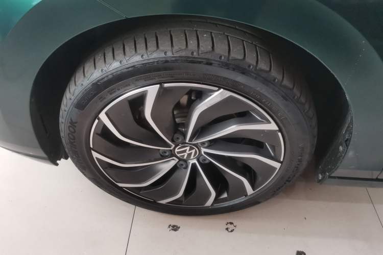 Used Volkswagen Golf 2021 280TSI DSG Pro Left Front Wheel Hub