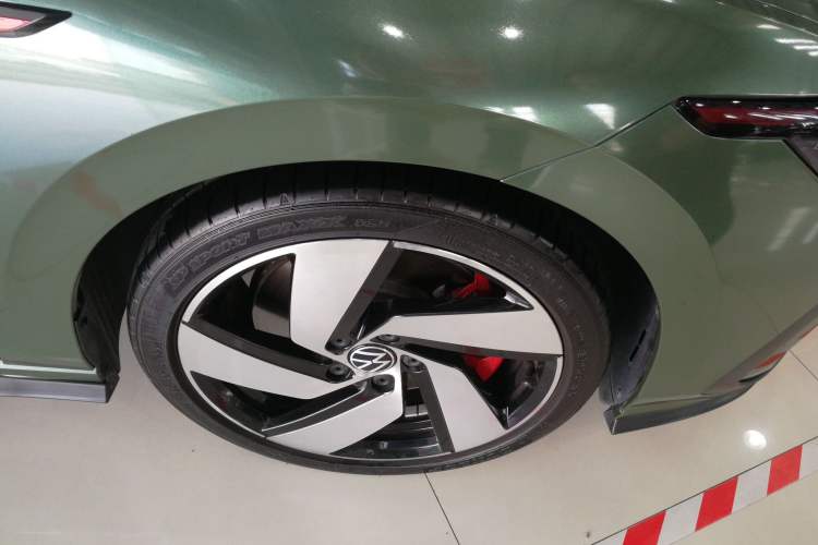Used Volkswagen Golf 2021 380TSI DSG GTI Right Front Wheel Hub