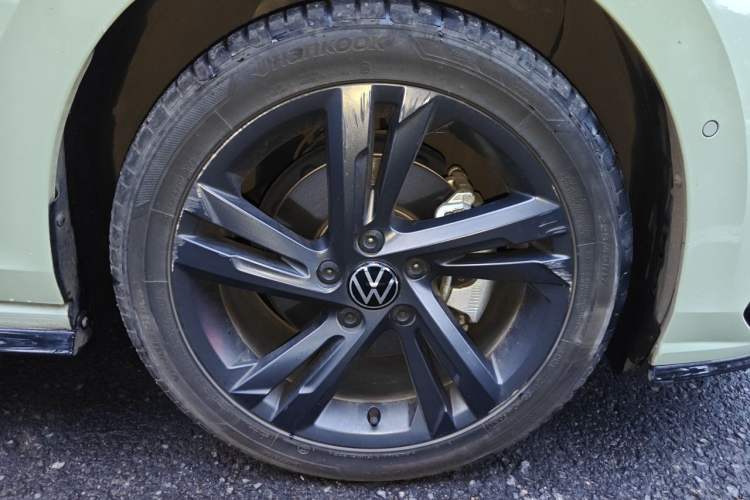 Used Volkswagen Golf 2021 280TSI DSG R-Line Right Front Wheel Hub