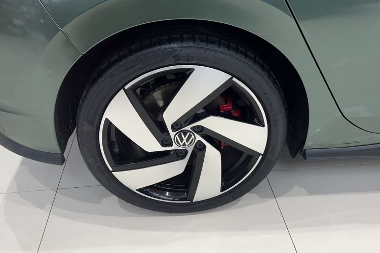 Used Volkswagen Golf 2021 380TSI DSG GTI Right Rear Wheel Hub