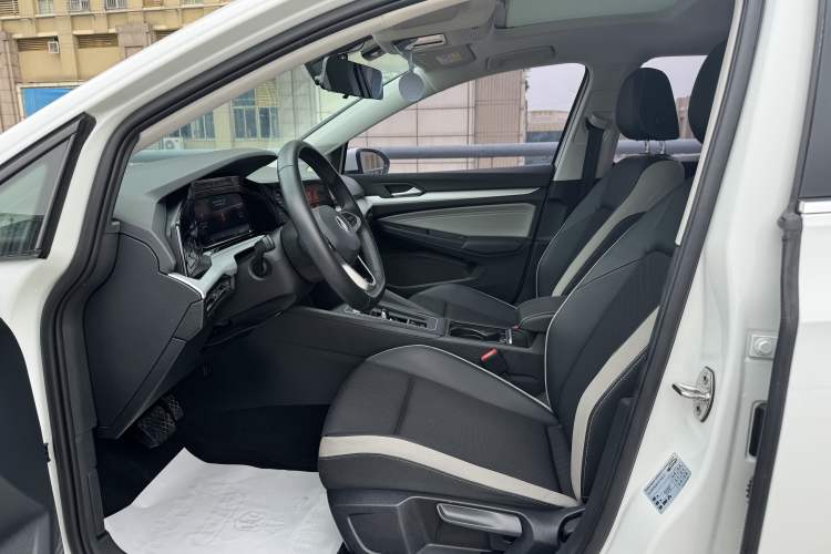 Used Volkswagen Golf 2021 280TSI DSG Pro Interior 2