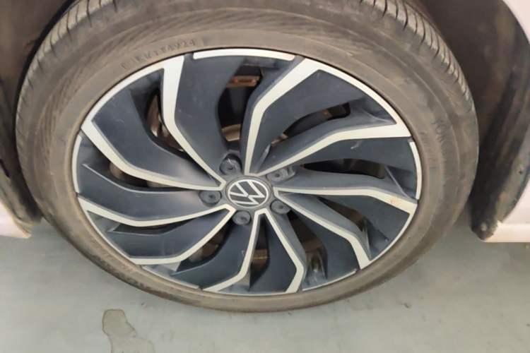 Used Volkswagen Golf 2021 280TSI DSG Pro Left Front Wheel Hub
