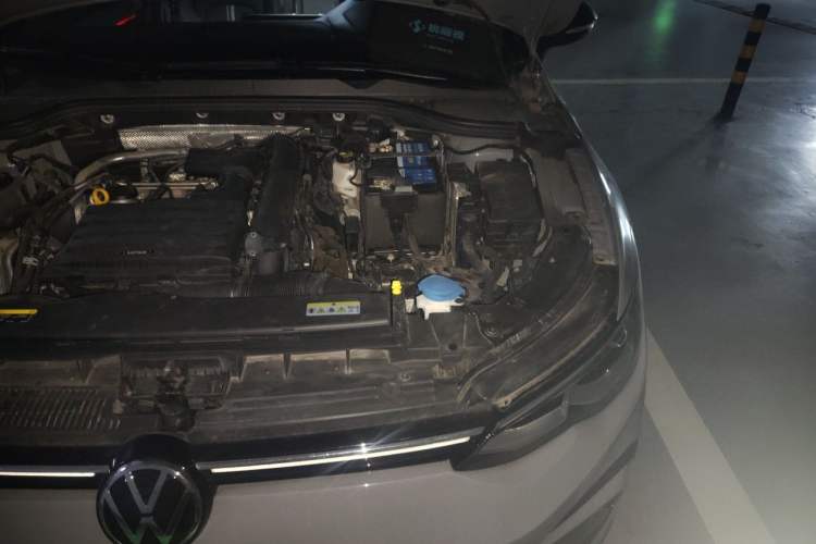 Used Volkswagen Golf 2021 280TSI DSG R-Line Engine Bay Left