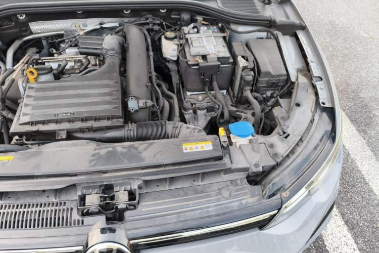 Used Volkswagen Golf 2021 280TSI DSG R-Line Engine Bay Left