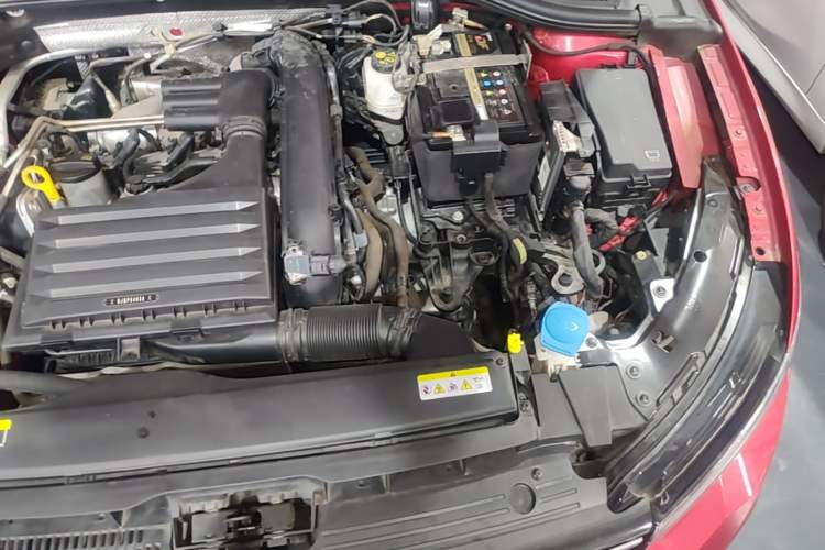 Used Volkswagen Golf 2021 280TSI DSG Pro Engine Bay Left