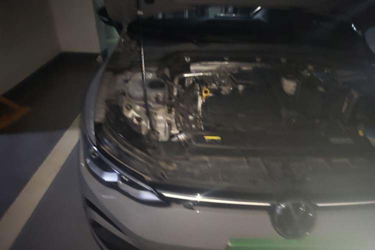 Used Volkswagen Golf 2021 280TSI DSG R-Line Engine Bay Right