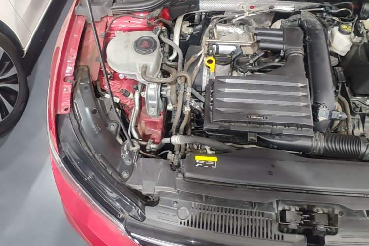 Used Volkswagen Golf 2021 280TSI DSG Pro Engine Bay Right