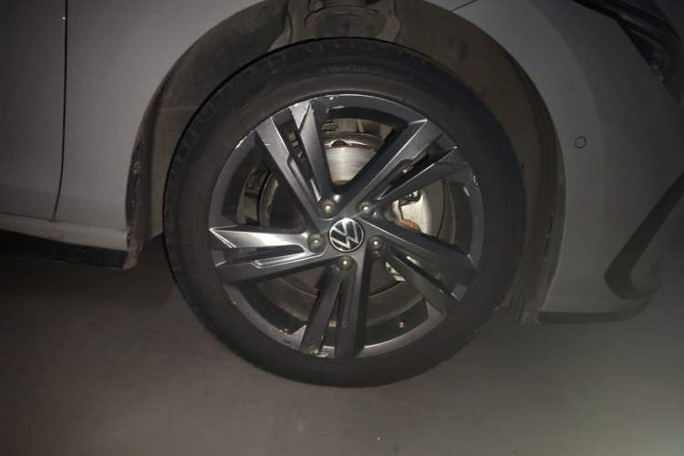 Used Volkswagen Golf 2021 280TSI DSG R-Line Right Front Wheel Hub