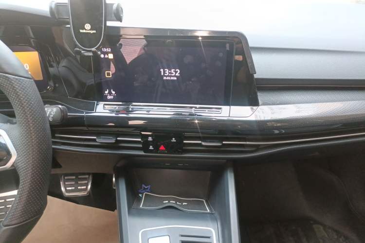 Used Volkswagen Golf 2021 280TSI DSG R-Line Audio And AC Panel
