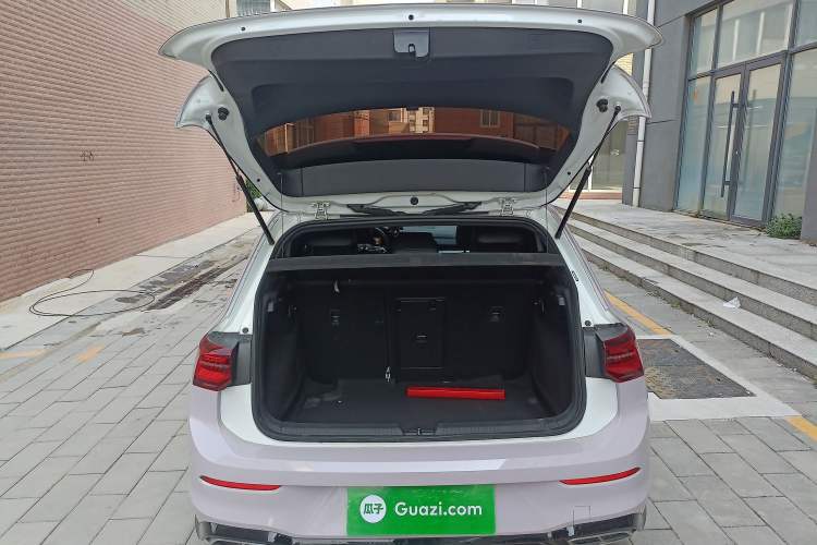 Used Volkswagen Golf 2021 280TSI DSG R-Line Trunk