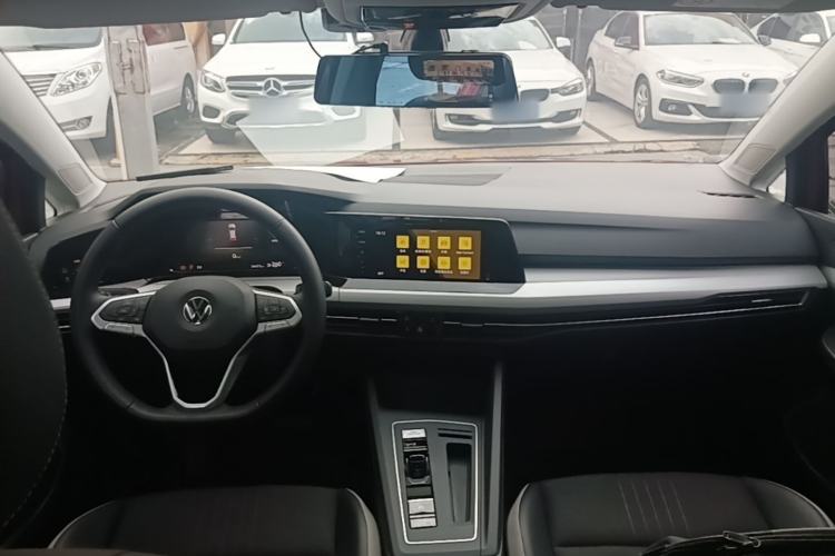 Used Volkswagen Golf 2021 280TSI DSG Pro Center Console