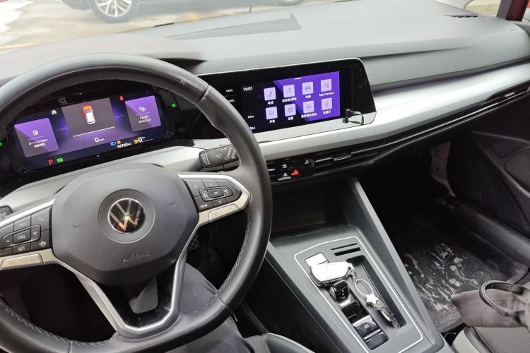 Used Volkswagen Golf 2021 280TSI DSG Pro Center Console